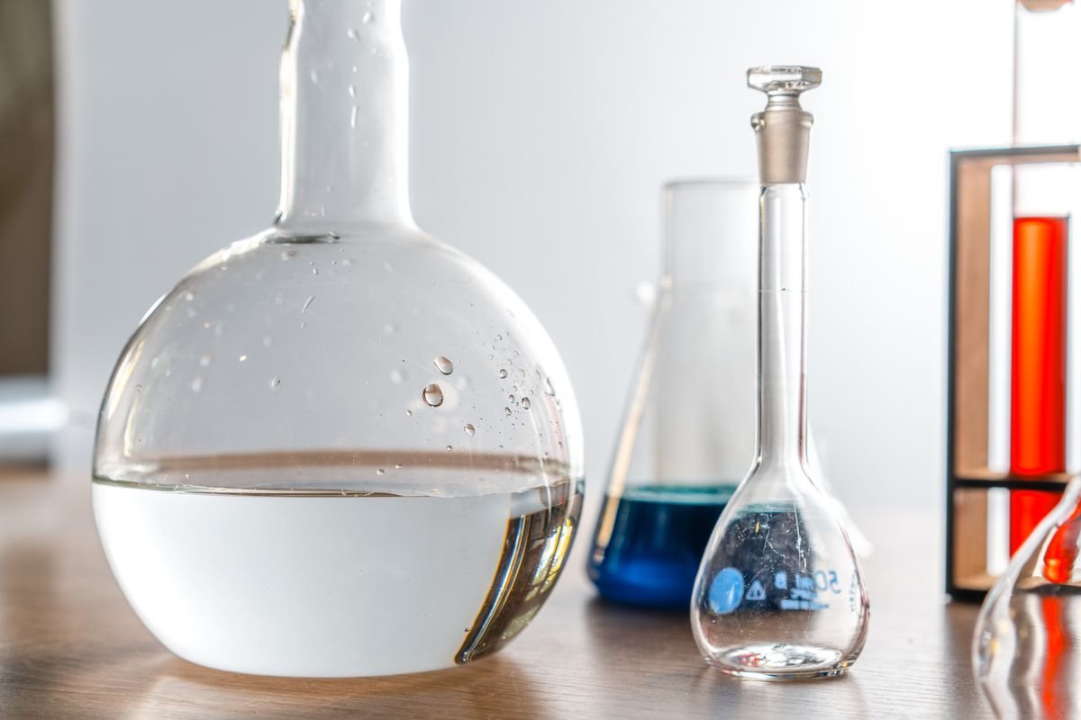 Eau Écarlate introuvable : équivalents et solutions efficaces